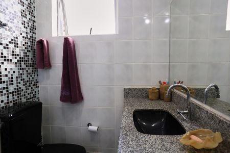 Apartamento à venda com 180m², 4 quartos e 2 vagas Apartamento à venda com 180m², 4 quartos e 2 vagasBanheiro da Suíte