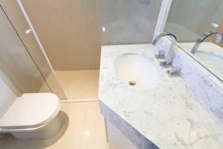 Apartamento à venda com 130m², 4 quartos e 2 vagas Apartamento à venda com 130m², 4 quartos e 2 vagasBanheiro da Suíte 3