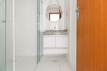 Banheiro  de apartamento para alugar com 1 quarto, 35m² em Vila Antonina, São Paulo