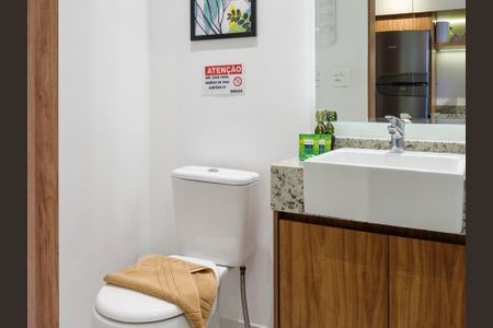 Banheiro  de kitnet/studio à venda com 1 quarto, 22m² em Jardim das Acácias, São Paulo