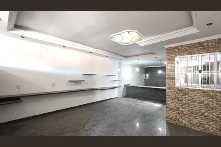 Sala de casa para alugar com 3 quartos, 150m² em Vila Lourdes, Ferraz de Vasconcelos