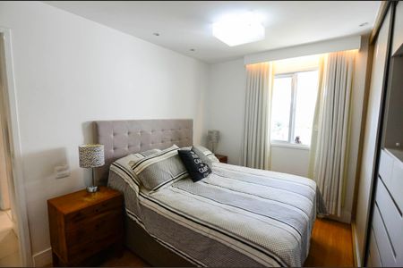 Apartamento à venda com 106m², 3 quartos e 2 vagasSuíte