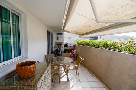 Apartamento à venda com 106m², 3 quartos e 2 vagasVaranda