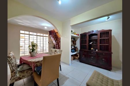 Casa à venda com 396m², 9 quartos e 2 vagasSala