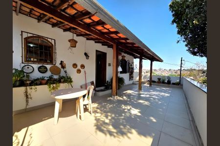 Casa à venda com 396m², 9 quartos e 2 vagasVaranda