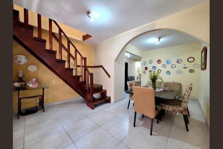 Casa à venda com 396m², 9 quartos e 2 vagasSala