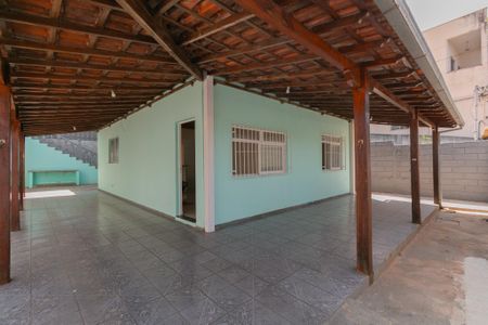 Casa à venda com 360m², 3 quartos e 4 vagasQuintal