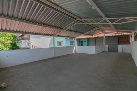 Casa à venda com 360m², 3 quartos e 4 vagasQuintal