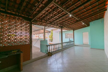 Casa à venda com 360m², 3 quartos e 4 vagasQuintal