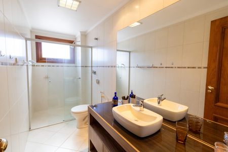 Apartamento à venda com 155m², 3 quartos e 3 vagas Apartamento à venda com 155m², 3 quartos e 3 vagasBanheiro Social