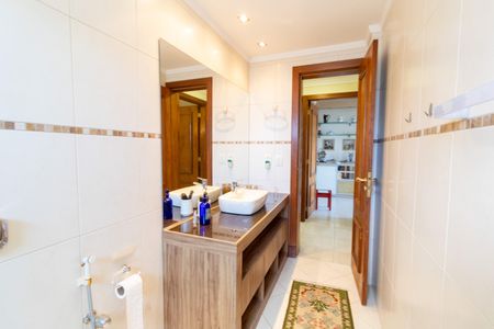 Apartamento à venda com 155m², 3 quartos e 3 vagas Apartamento à venda com 155m², 3 quartos e 3 vagasBanheiro Social