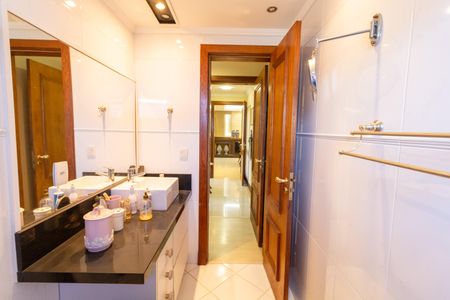 Apartamento à venda com 155m², 3 quartos e 3 vagas Apartamento à venda com 155m², 3 quartos e 3 vagasBanheiro da Suíte