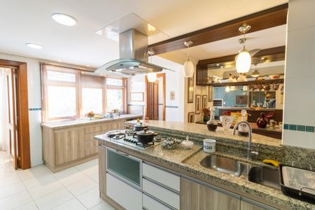 Apartamento à venda com 155m², 3 quartos e 3 vagas Apartamento à venda com 155m², 3 quartos e 3 vagasCozinha