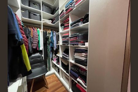 Casa à venda com 130m², 3 quartos e 2 vagasCloset da Suíte 2