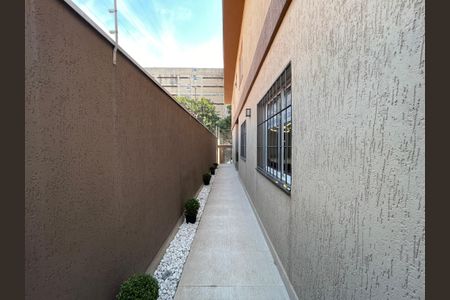 Casa à venda com 130m², 3 quartos e 2 vagasCorredor