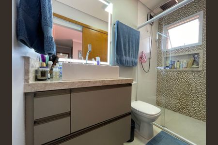 Casa à venda com 130m², 3 quartos e 2 vagasBanheiro da Suíte 2