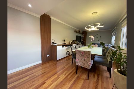 Casa à venda com 130m², 3 quartos e 2 vagasSala