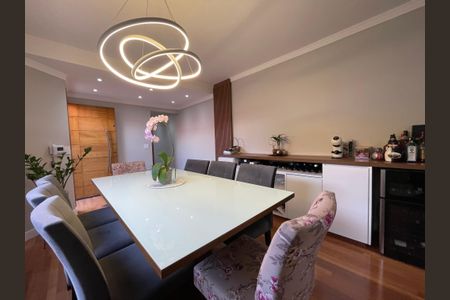 Casa à venda com 130m², 3 quartos e 2 vagasSala