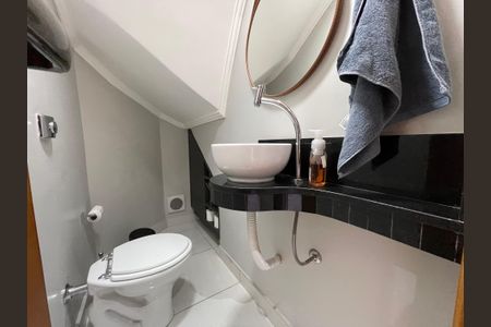 Casa à venda com 130m², 3 quartos e 2 vagasLavabo