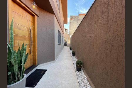 Casa à venda com 130m², 3 quartos e 2 vagasEntrada