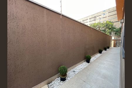 Casa à venda com 130m², 3 quartos e 2 vagasCorredor