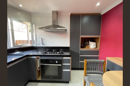 Casa à venda com 130m², 3 quartos e 2 vagasCozinha