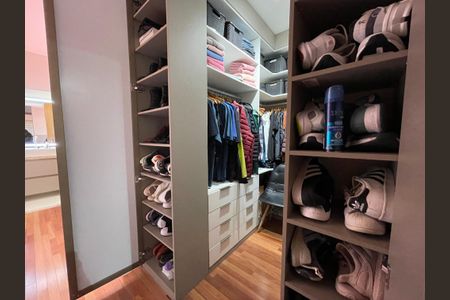 Casa à venda com 130m², 3 quartos e 2 vagasCloset da Suíte 2