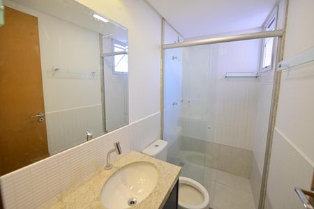 Apartamento para alugar com 66m², 2 quartos e 1 vaga Apartamento para alugar com 66m², 2 quartos e 1 vagaBanheiro da Suíte