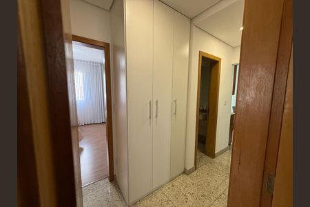 Apartamento à venda com 90m², 4 quartos e 3 vagasCorredor