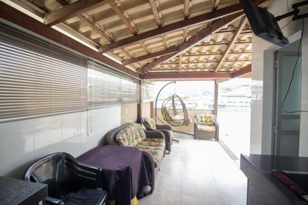 Casa à venda com 400m², 7 quartos e 4 vagas Casa à venda com 400m², 7 quartos e 4 vagasÁrea de Serviço - Casa 2