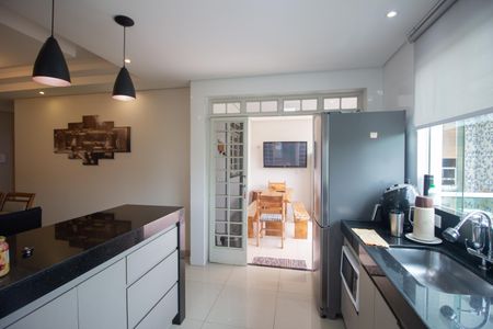 Casa à venda com 400m², 7 quartos e 4 vagas Casa à venda com 400m², 7 quartos e 4 vagasCozinha - Casa 1