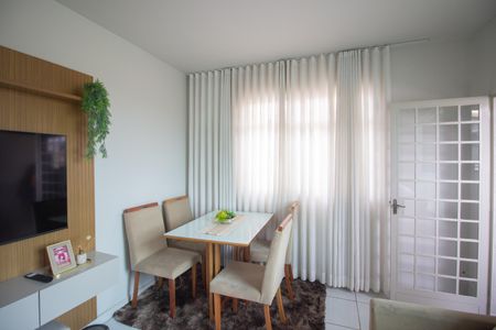 Casa à venda com 400m², 7 quartos e 4 vagas Casa à venda com 400m², 7 quartos e 4 vagasSala - Casa 2