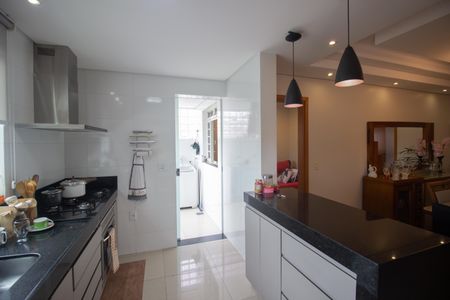 Casa à venda com 400m², 7 quartos e 4 vagas Casa à venda com 400m², 7 quartos e 4 vagasCozinha - Casa 1