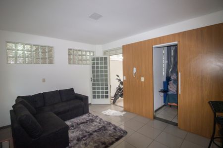 Casa à venda com 400m², 7 quartos e 4 vagas Casa à venda com 400m², 7 quartos e 4 vagasSala - Casa 3