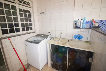 Casa à venda com 400m², 7 quartos e 4 vagas Casa à venda com 400m², 7 quartos e 4 vagasÁrea de Serviço - Casa 3