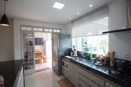 Casa à venda com 400m², 7 quartos e 4 vagas Casa à venda com 400m², 7 quartos e 4 vagasCozinha - Casa 1