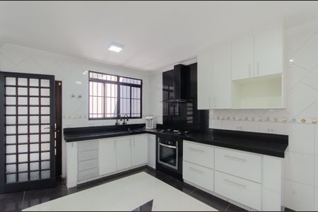 Casa para alugar com 250m², 3 quartos e 4 vagas Casa para alugar com 250m², 3 quartos e 4 vagasCozinha