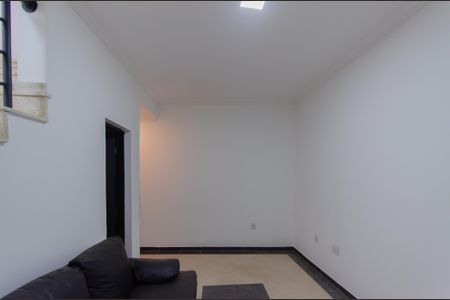 Casa para alugar com 250m², 3 quartos e 4 vagas Casa para alugar com 250m², 3 quartos e 4 vagasSala 2