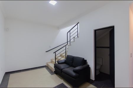 Casa para alugar com 250m², 3 quartos e 4 vagas Casa para alugar com 250m², 3 quartos e 4 vagasSala 2