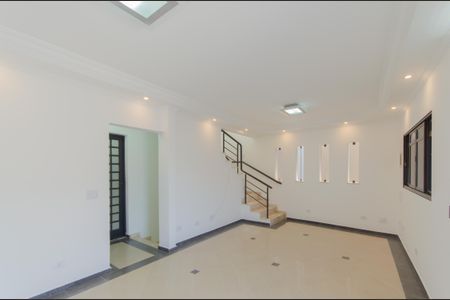Casa para alugar com 250m², 3 quartos e 4 vagas Casa para alugar com 250m², 3 quartos e 4 vagasSala 1