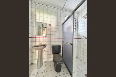 Casa à venda com 180m², 3 quartos e 2 vagas Casa à venda com 180m², 3 quartos e 2 vagasBanheiro