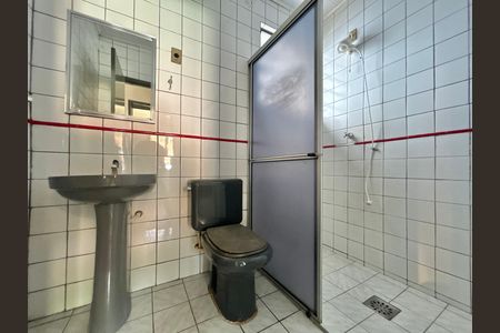 Casa à venda com 180m², 3 quartos e 2 vagas Casa à venda com 180m², 3 quartos e 2 vagasBanheiro