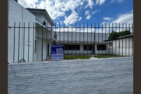 Casa à venda com 180m², 3 quartos e 2 vagas Casa à venda com 180m², 3 quartos e 2 vagasPlaca