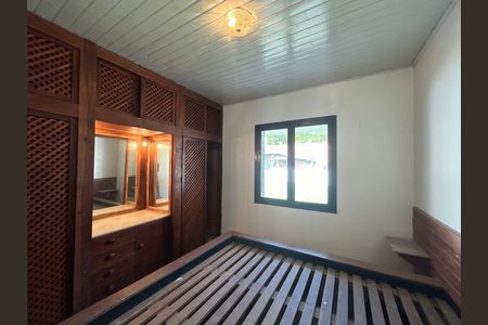 Casa à venda com 180m², 3 quartos e 2 vagas Casa à venda com 180m², 3 quartos e 2 vagasQuarto 3