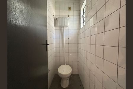 Casa à venda com 180m², 3 quartos e 2 vagas Casa à venda com 180m², 3 quartos e 2 vagasBanheiro 2