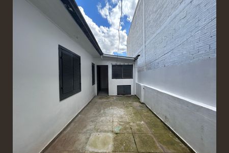 Casa à venda com 180m², 3 quartos e 2 vagas Casa à venda com 180m², 3 quartos e 2 vagasPátio