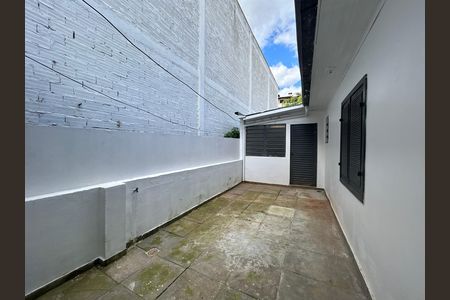 Casa à venda com 180m², 3 quartos e 2 vagas Casa à venda com 180m², 3 quartos e 2 vagasPátio