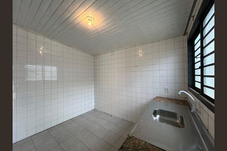 Casa à venda com 180m², 3 quartos e 2 vagas Casa à venda com 180m², 3 quartos e 2 vagasCozinha