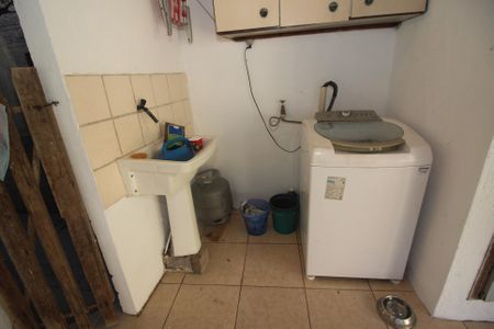 Casa à venda com 220m², 3 quartos e 2 vagas Casa à venda com 220m², 3 quartos e 2 vagasÁrea de Serviço