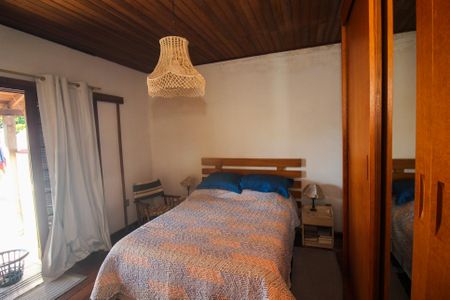 Casa à venda com 220m², 3 quartos e 2 vagas Casa à venda com 220m², 3 quartos e 2 vagasQuarto 1